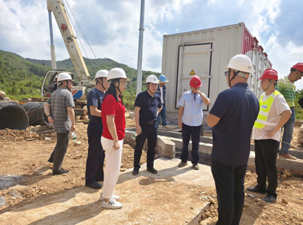 徐磊带队查抄公司风电项目安全出产并调查全州集控中心选址情况